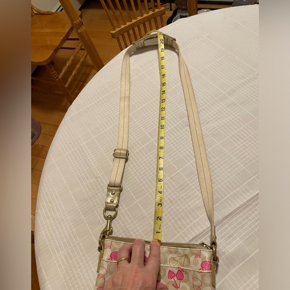 GUC, Coach Signature Cherry/Heart Pattern Small Crossbody Bag - Picture 10 of 11